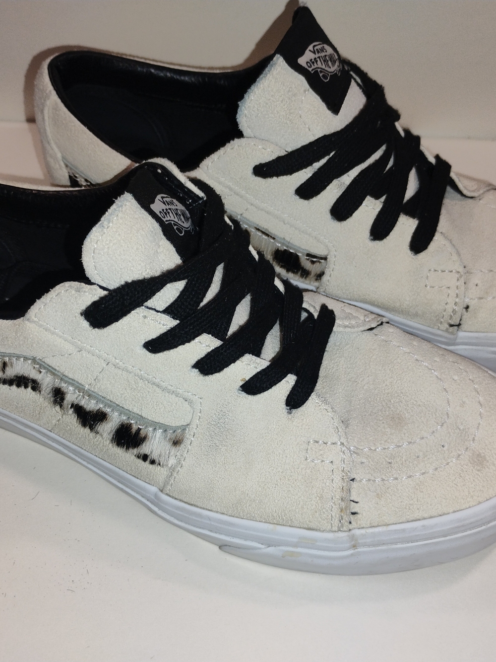 Vans Women's Suede Low-Top Sneakers in White with Black Laces